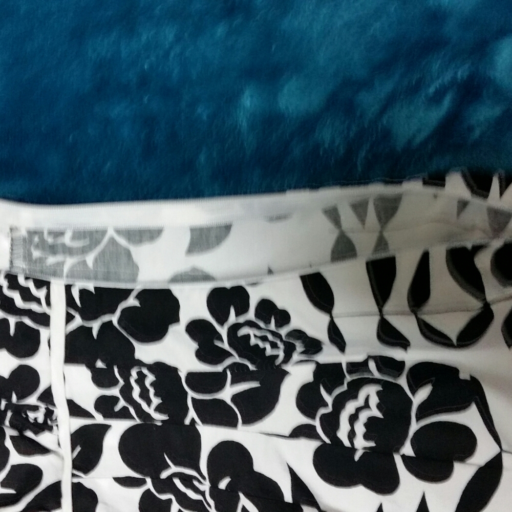 Robbie Bee Dress - Picture 6 of 7